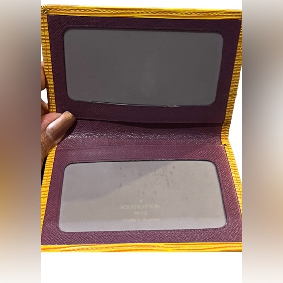‼️SOLD‼️Authentic Louis Vuitton Epi Card Holder - Picture 6 of 12